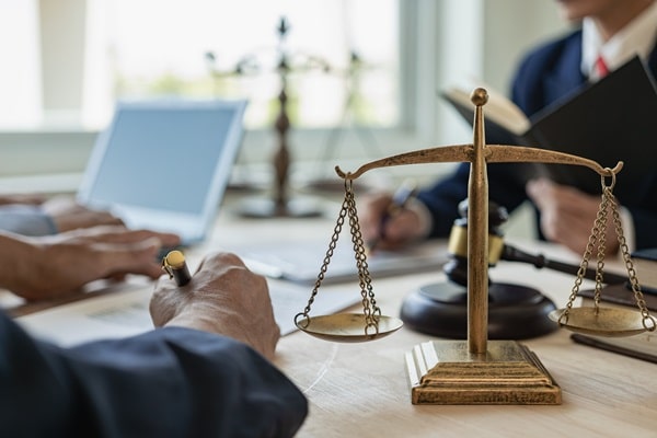 Leilões extrajudiciais em outro estado